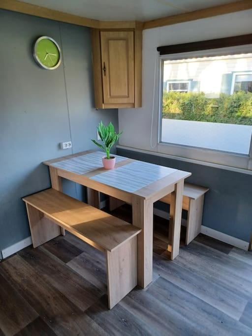 Chalet 14 Met Airco Familiecamping De Tien Heugten Schoonloo Drenthe 外观 照片
