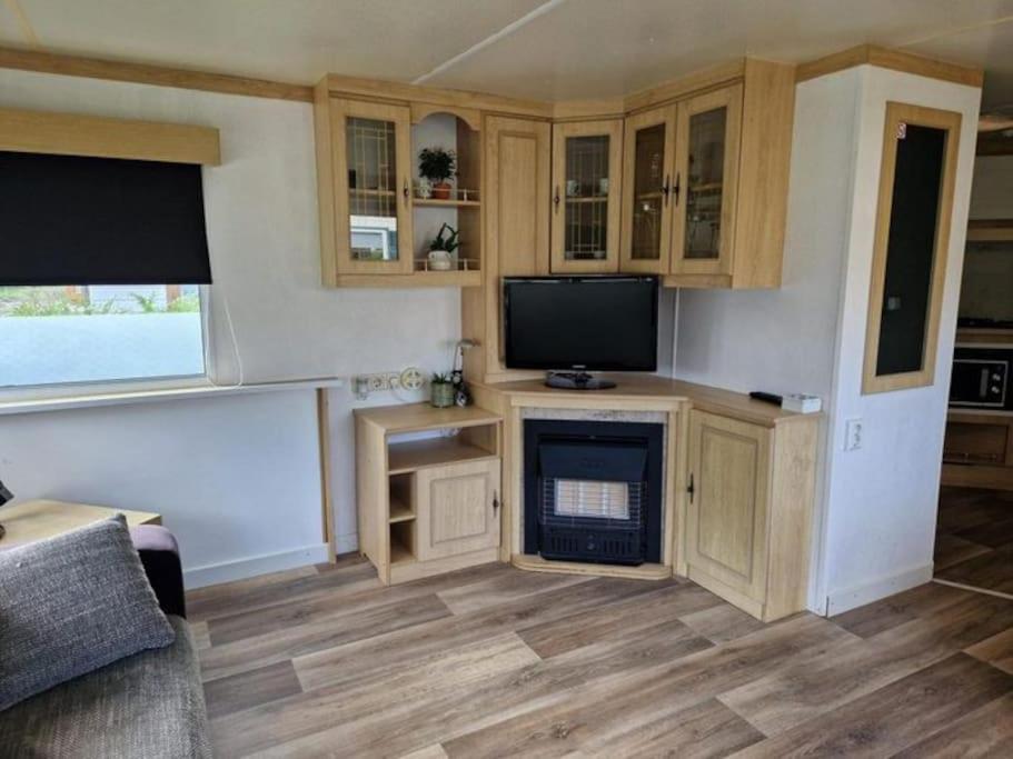 Chalet 14 Met Airco Familiecamping De Tien Heugten Schoonloo Drenthe 外观 照片
