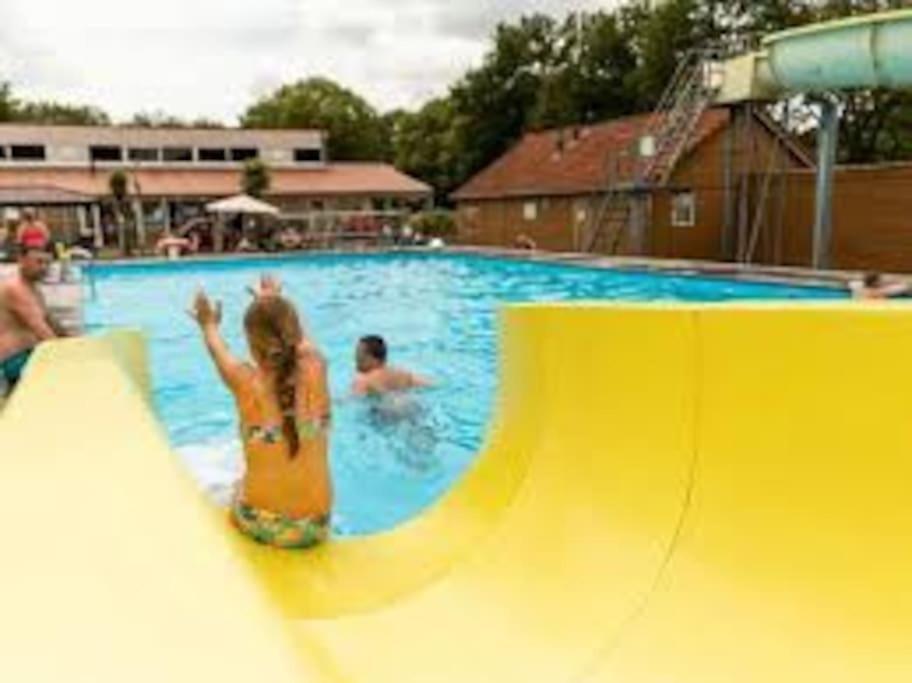 Chalet 14 Met Airco Familiecamping De Tien Heugten Schoonloo Drenthe 外观 照片