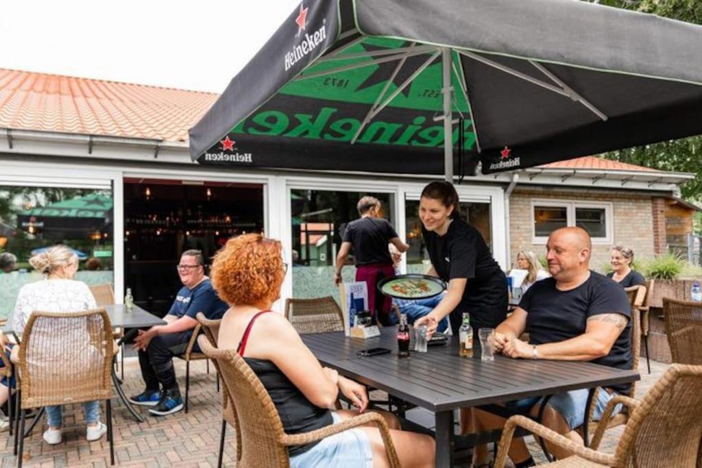 Chalet 14 Met Airco Familiecamping De Tien Heugten Schoonloo Drenthe 外观 照片