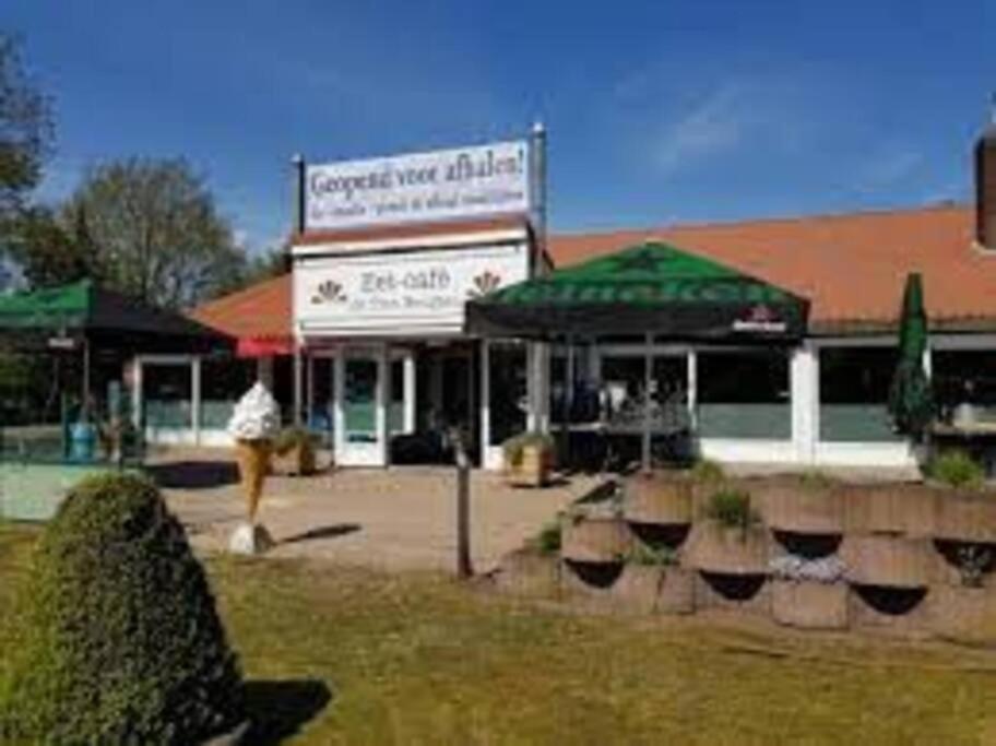 Chalet 14 Met Airco Familiecamping De Tien Heugten Schoonloo Drenthe 外观 照片